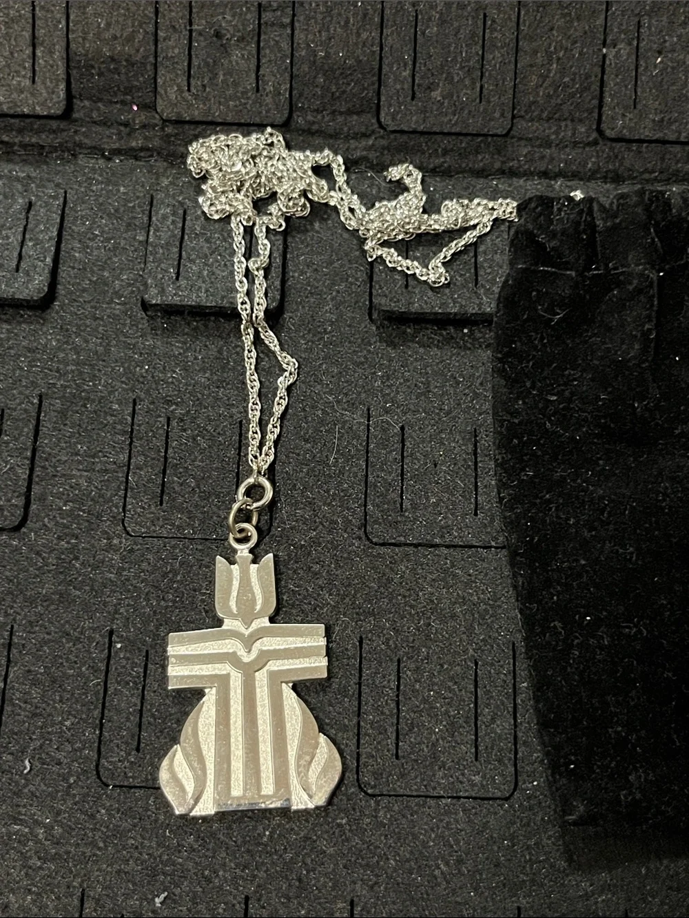 Unbranded Silver Geometric Cat Pendant Necklace